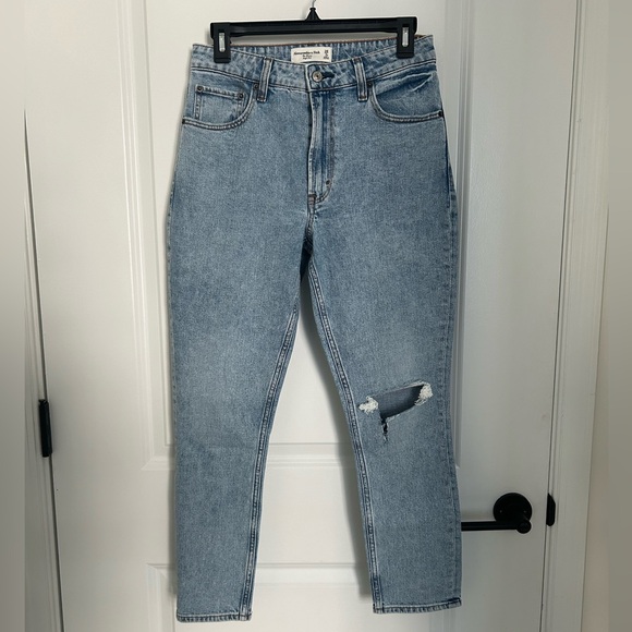 NWOT Abercrombie & Fitch Curve Love High Rise Skinny Jean Size 26 Short - Picture 1 of 5